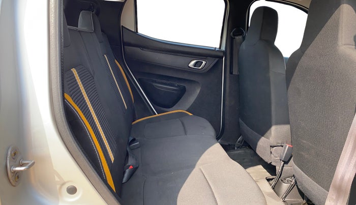 2022 Renault Kwid CLIMBER 1.0 AMT, Petrol, Automatic, 27,697 km, Right Side Rear Door Cabin