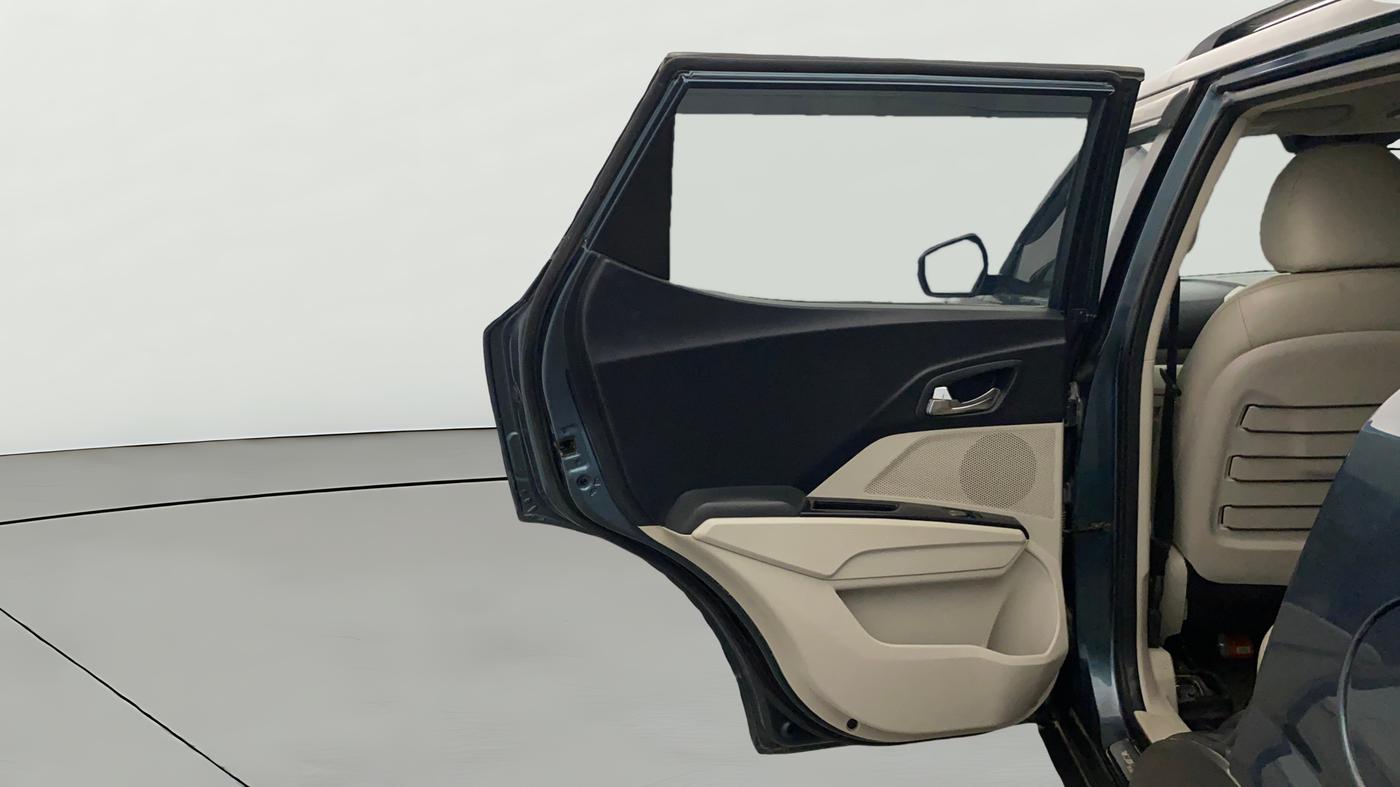 2019 Mahindra XUV300 W8 (O) 1.2 PETROL, Petrol, Manual, 80,553 km, LHS Rear Door