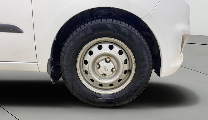 2015 Hyundai i10 MAGNA 1.1, CNG, Manual, 68,805 km, Right Front Wheel