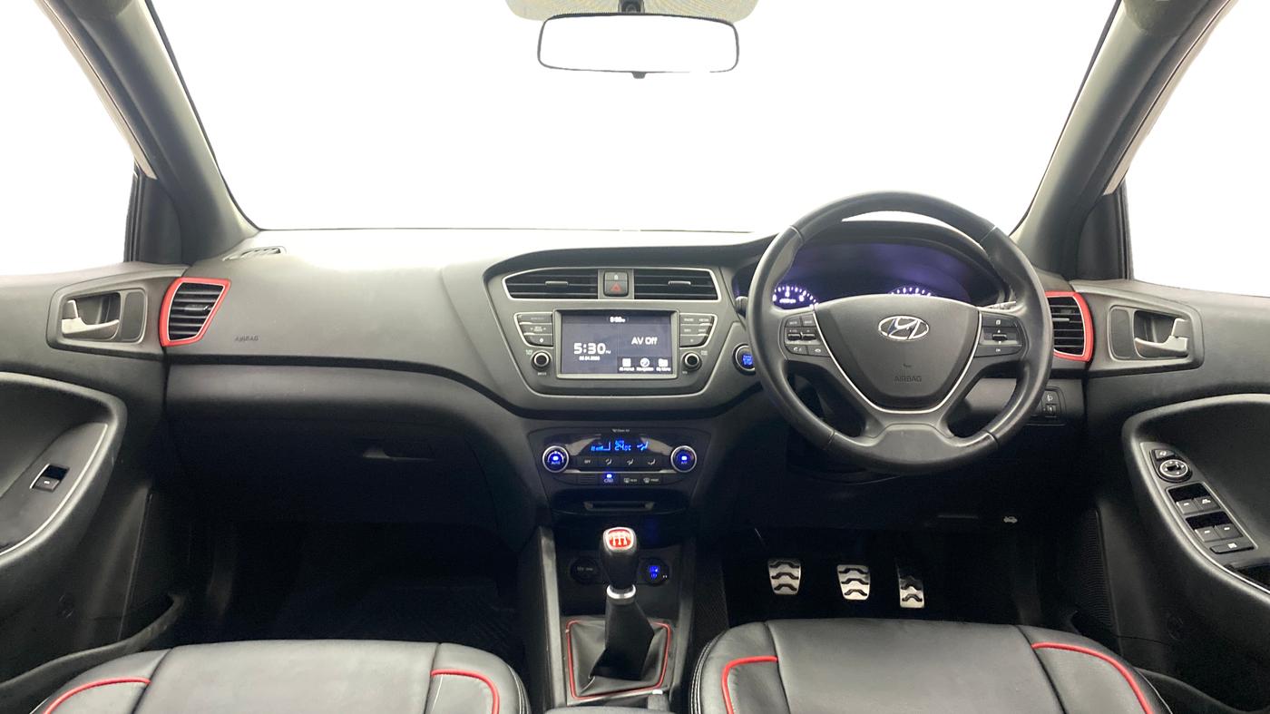 2018 Hyundai i20 Active 1.2 SX, Petrol, Manual, 32,892 km, Dashboard