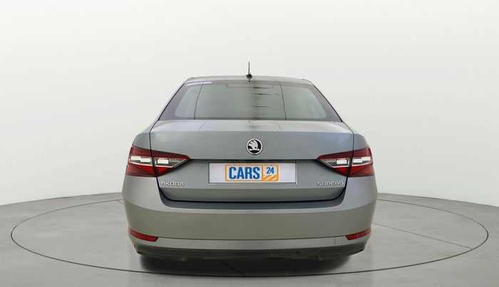 2016 Skoda Superb L&K 1.8 TSI AT, Petrol, Automatic, 51,905 km, Back/Rear