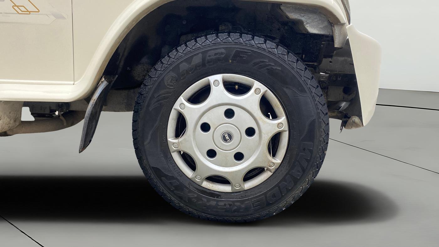 2014 Mahindra Bolero ZLX BS IV, Diesel, Manual, 83,796 km, Right Front Wheel