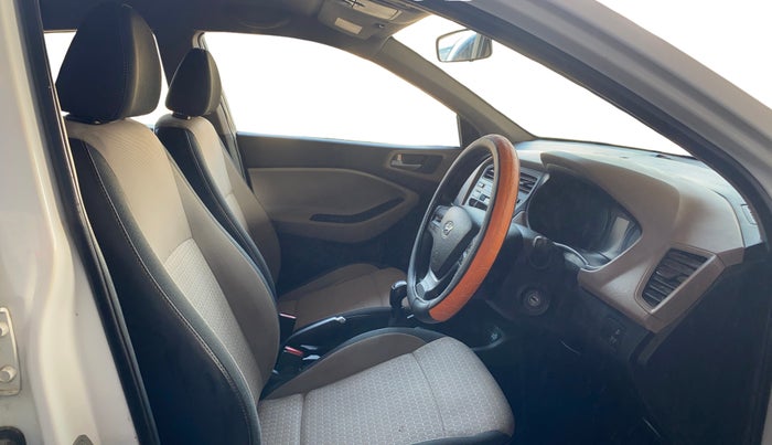 2017 Hyundai Elite i20 SPORTZ 1.2, Petrol, Manual, 49,954 km, Right Side Front Door Cabin