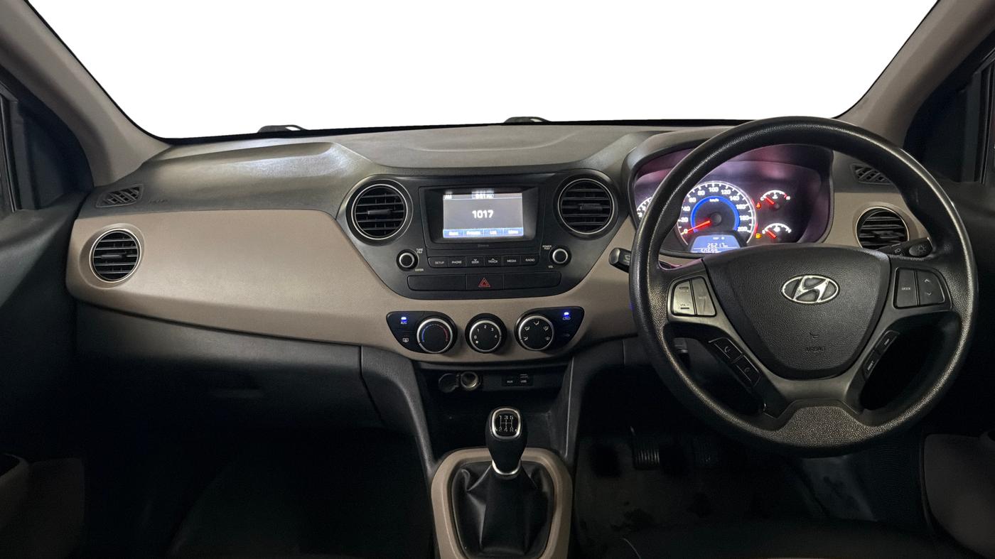 2018 Hyundai Grand i10 SPORTZ 1.2 KAPPA VTVT, Petrol, Manual, 50,689 km, Dashboard