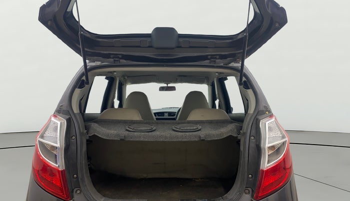 2016 Maruti Alto K10 VXI, Petrol, Manual, 72,104 km, Boot Open Zoomed View