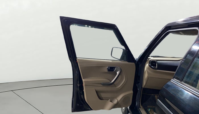 2022 Mahindra BOLERO NEO N10 R, Diesel, Manual, 1,14,913 km, LHS Front Door