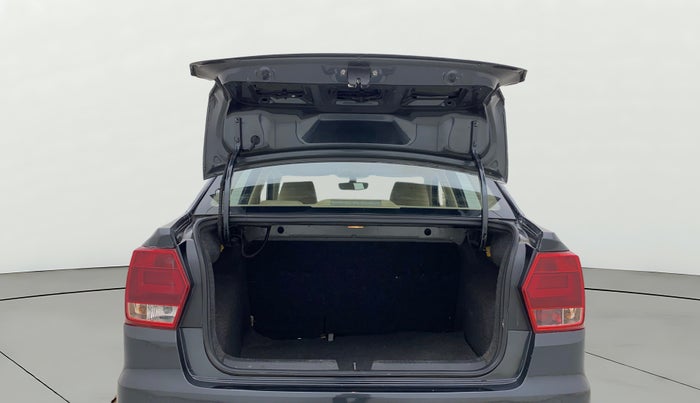 2017 Volkswagen Ameo HIGHLINE1.2L, Petrol, Manual, 1,30,371 km, Boot Door Open