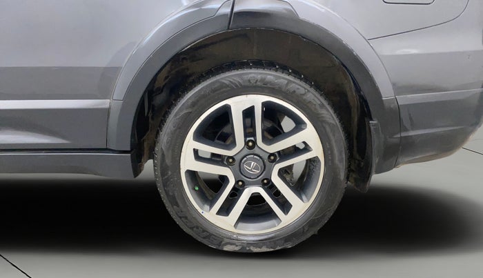 2017 Tata Hexa XTA 4X2 6 STR, Diesel, Automatic, 1,19,064 km, Left Rear Wheel