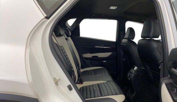 2024 KIA SONET GTX PLUS 1.0 TURBO PETROL DCT, Petrol, Automatic, 32,532 km, Right Side Rear Door Cabin