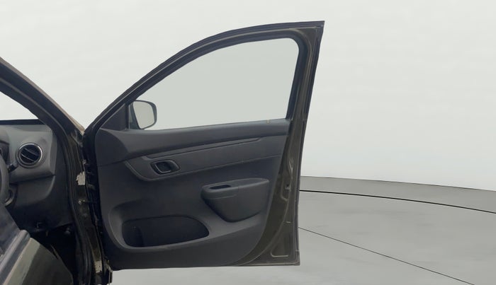 2016 Renault Kwid RXT 1.0, Petrol, Manual, 77,830 km, RHS Front Door