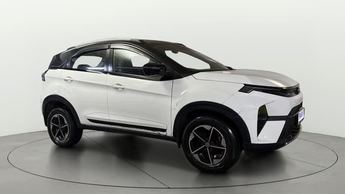 2023 Tata NEXON FEARLESS + SUNROOF AMT DUAL TONE 1.5 DIESEL, Diesel, Automatic, 83,516 km, Right Front Diagonal