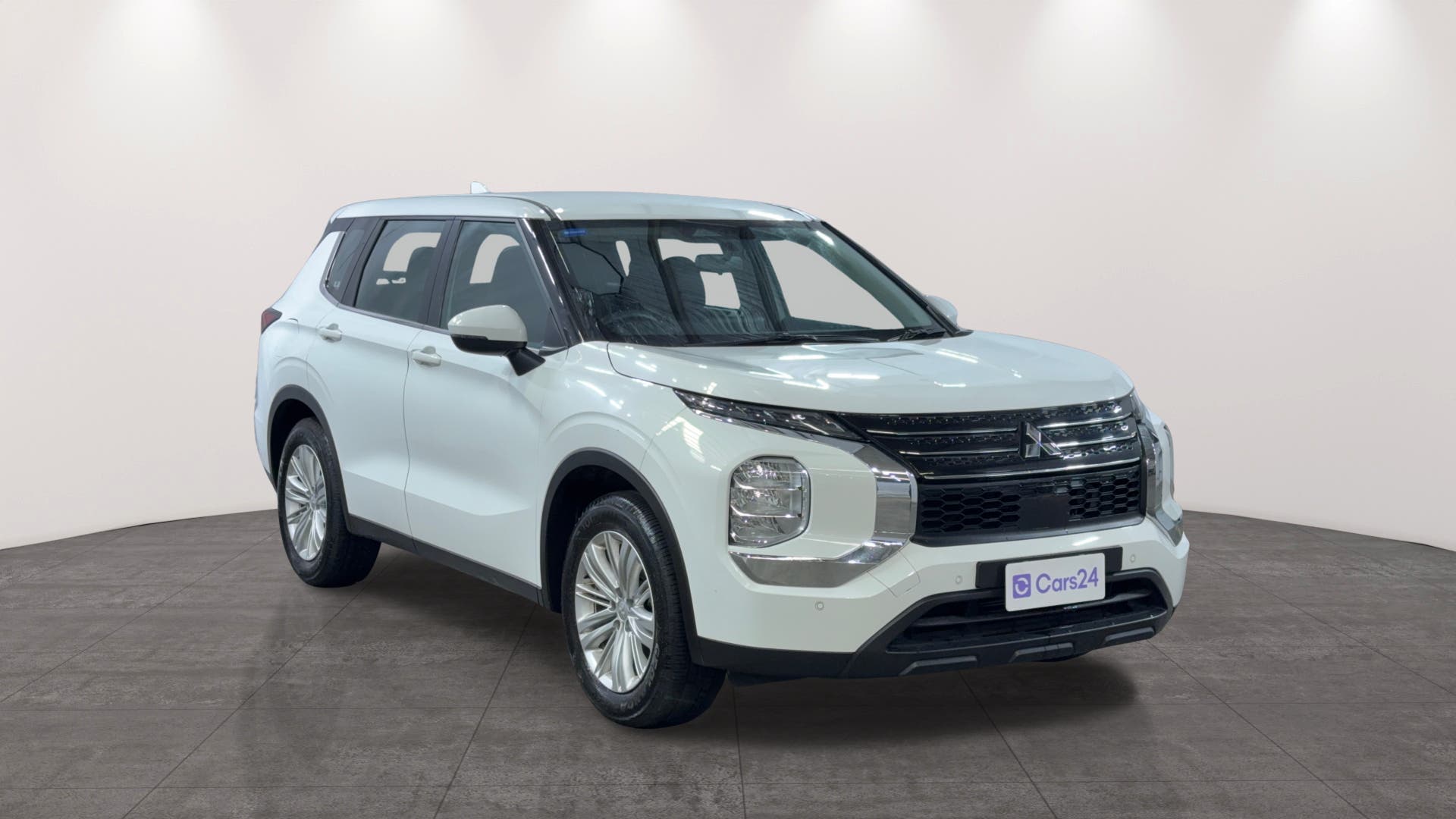 Mitsubishi Outlander image