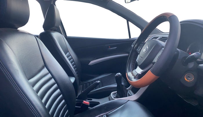 2017 Maruti S Cross DELTA 1.3, Diesel, Manual, 1,32,280 km, Right Side Front Door Cabin