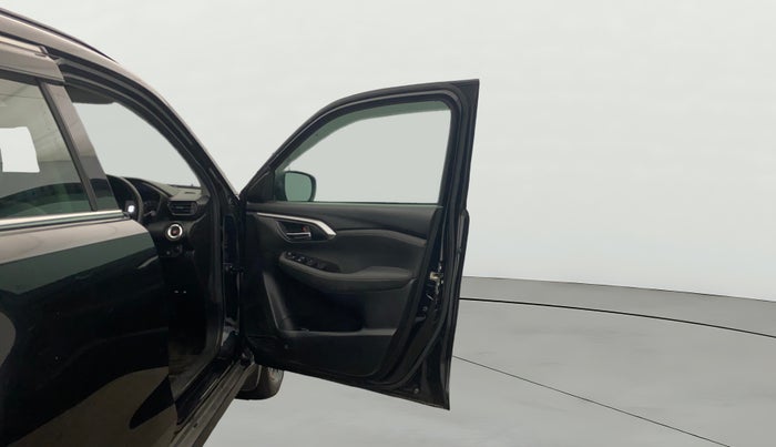 2023 Toyota URBAN CRUISER HYRYDER V AT NEO DRIVE, Petrol, Automatic, 28,770 km, RHS Front Door