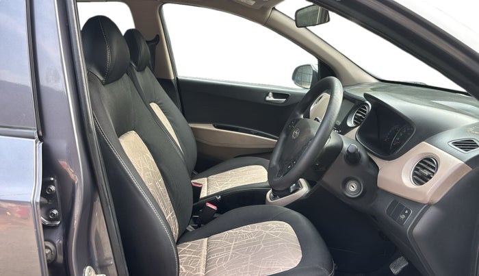 2017 Hyundai Grand i10 SPORTZ (O) 1.2 KAPPA VTVT, Petrol, Manual, 35,629 km, Right Side Front Door Cabin