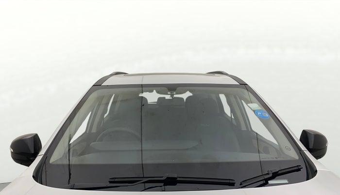 2022 Mahindra XUV700 AX 5 P AT 5 STR, Petrol, Automatic, 28,300 km, Front Windshield