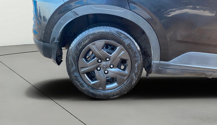 2024 Hyundai VENUE SX 1.2 PETROL, CNG, Manual, 31,232 km, Right Rear Wheel