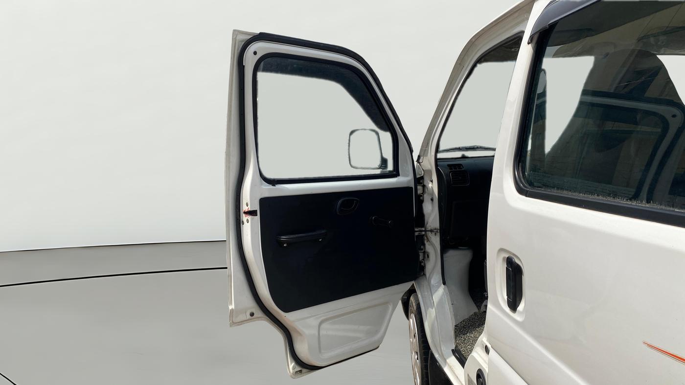 2023 Maruti Eeco 5 STR AC CNG, CNG, Manual, 29,551 km, LHS Front Door
