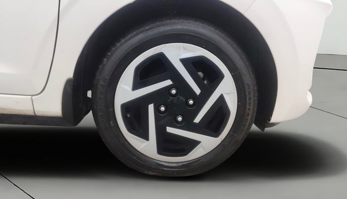 2024 Hyundai GRAND I10 NIOS SPORTZ AMT 1.2 KAPPA VTVT, Petrol, Automatic, 42,465 km, Right Front Wheel