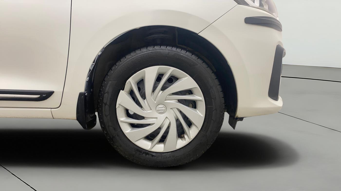 2023 Maruti Ertiga   VXI (O) CNG, CNG, Manual, 69,870 km, Right Front Wheel