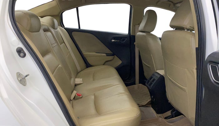 2017 Honda City 1.5L I-VTEC V MT, Petrol, Manual, 25,332 km, Right Side Rear Door Cabin