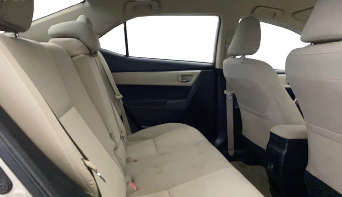 2015 Toyota Corolla Altis G CVT PETROL, Petrol, Automatic, 1,19,580 km, Right Side Rear Door Cabin