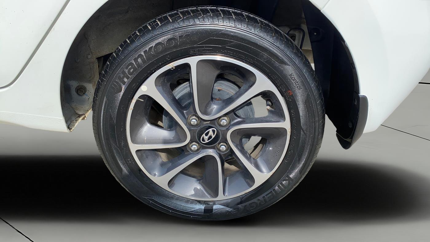 2019 Hyundai Grand i10 SPORTZ AT 1.2 KAPPA VTVT, Petrol, Automatic, 32,576 km, Left Rear Wheel