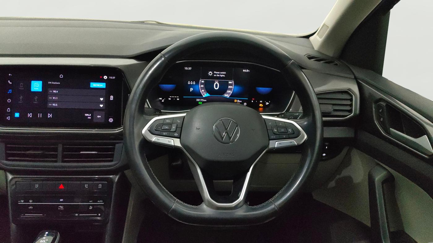 2023 Volkswagen TAIGUN TOPLINE 1.0 TSI AT, Petrol, Automatic, 33,166 km, Steering Wheel Close Up