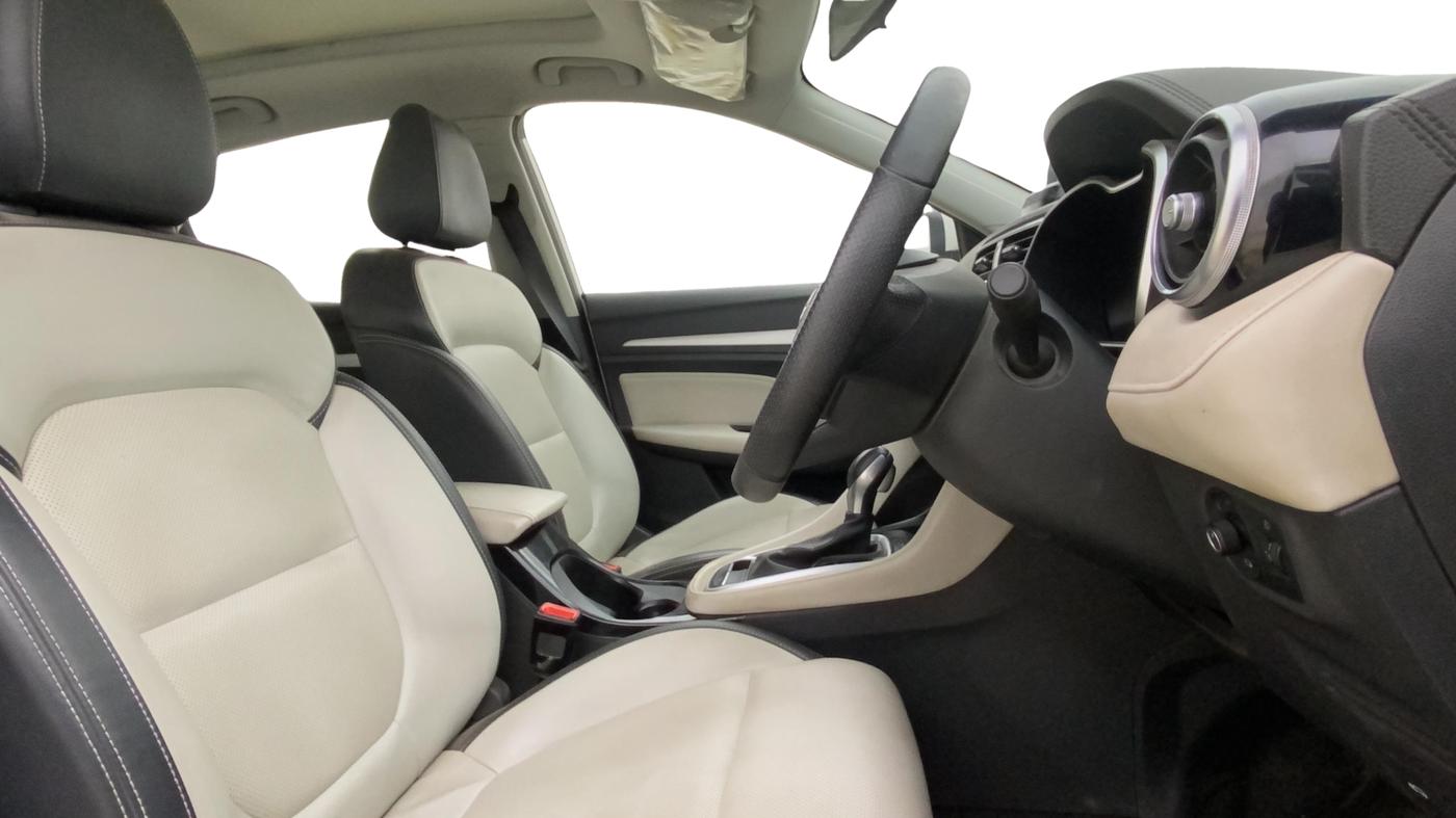 2022 MG ASTOR SHARP 1.5 CVT, Petrol, Automatic, 80,682 km, Right Side Front Door Cabin