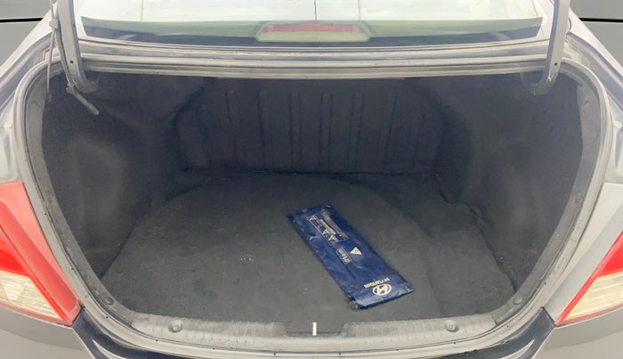 2013 Hyundai Verna FLUIDIC 1.6 CRDI SX, Diesel, Manual, 1,07,728 km, Boot Open Zoomed View