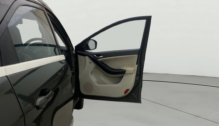 2022 Tata NEXON XZ PLUS PETROL, Petrol, Manual, 76,071 km, RHS Front Door