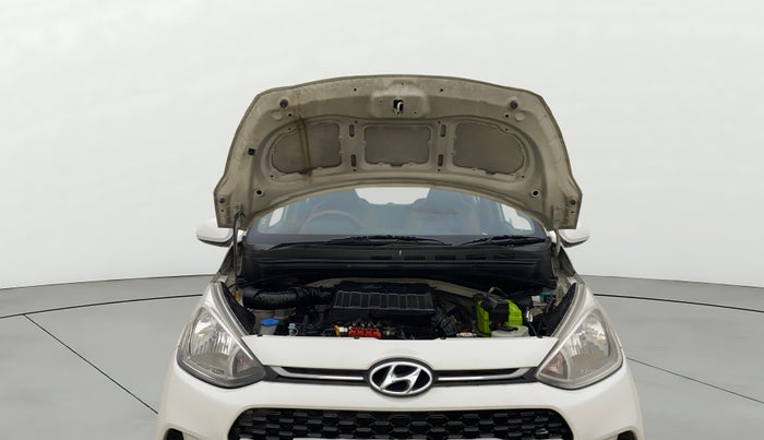 2017 Hyundai Grand i10 MAGNA 1.2 KAPPA VTVT CNG, CNG, Manual, 1,01,933 km, Open Bonet