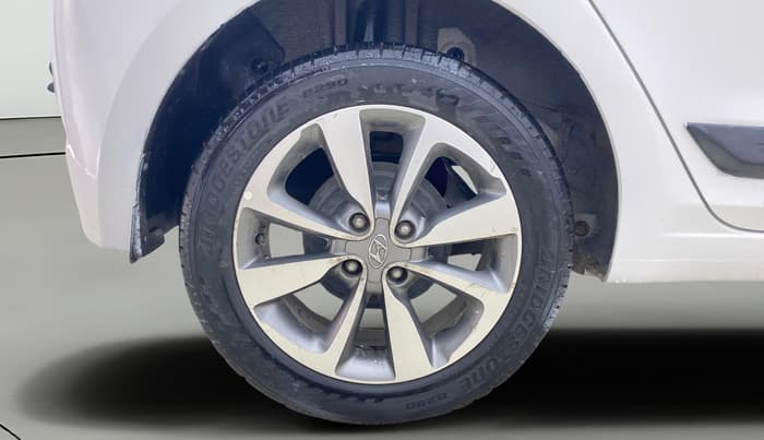 2016 Hyundai Elite i20 ASTA 1.2 (O), Petrol, Manual, 1,12,943 km, Right Rear Wheel