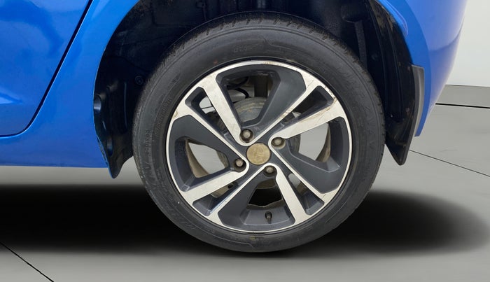 2022 Tata ALTROZ XZ PETROL, Petrol, Manual, 42,232 km, Left Rear Wheel