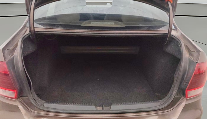 2017 Volkswagen Vento HIGHLINE PETROL AT, Petrol, Automatic, 1,13,017 km, Boot Open Zoomed View