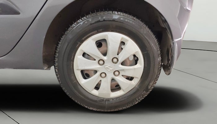 2013 Hyundai i10 MAGNA 1.2, Petrol, Manual, 1,04,045 km, Left Rear Wheel