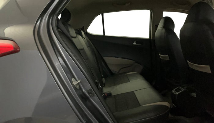 2017 Hyundai Grand i10 SPORTZ 1.2 KAPPA VTVT, Petrol, Manual, 32,518 km, Right Side Rear Door Cabin