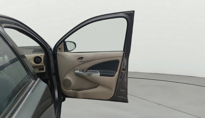 2013 Toyota Etios Liva G, Petrol, Manual, 65,995 km, RHS Front Door