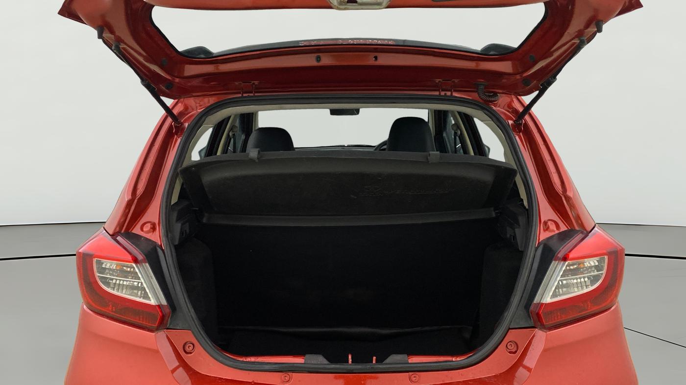 2017 Tata Tiago WIZZ EDITION PETROL, Petrol, Manual, 29,362 km, Boot Open Zoomed View