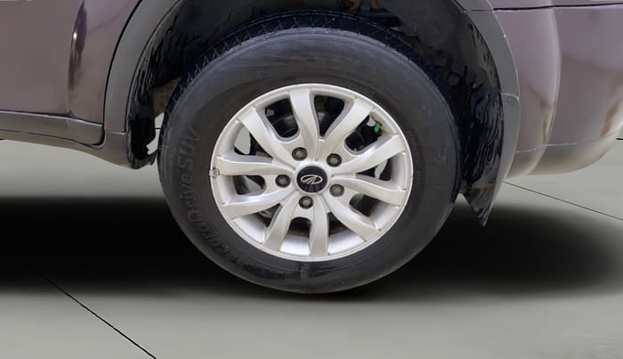 2017 Mahindra XUV500 W10, Diesel, Manual, 72,010 km, Left Rear Wheel