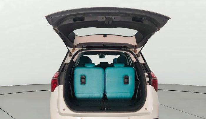 2022 Mahindra XUV700 AX 5 D AT 7 STR, Diesel, Automatic, 77,516 km, Boot Door Open