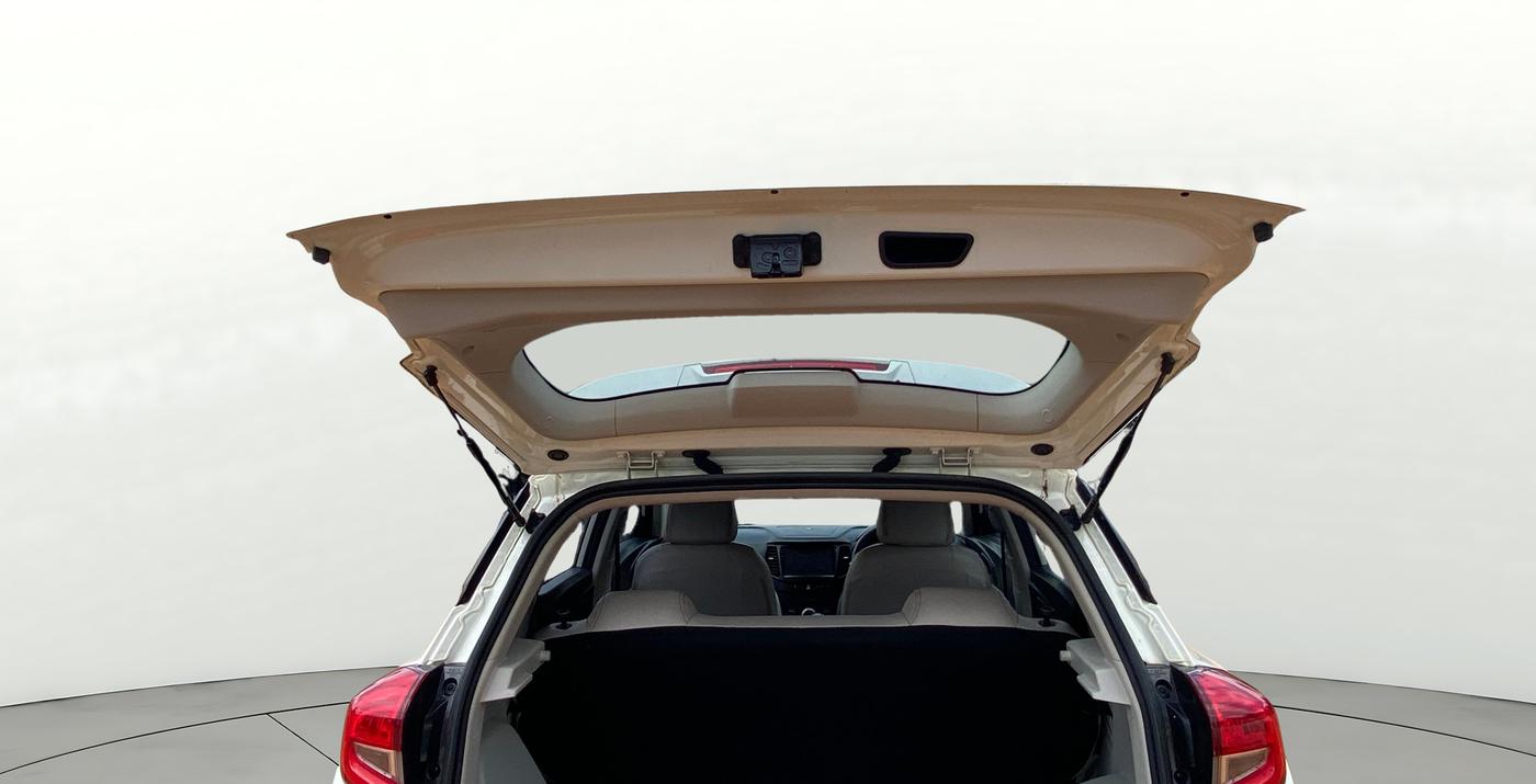 2023 Mahindra XUV300 W6 1.5 Sunroof Diesel, Diesel, Manual, 65,832 km, Boot Door Open