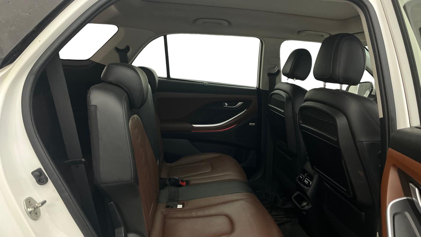 2022 Hyundai ALCAZAR 1.5 SIGNATURE (O) AT 7STR, Diesel, Automatic, 1,33,169 km, Right Side Rear Door Cabin