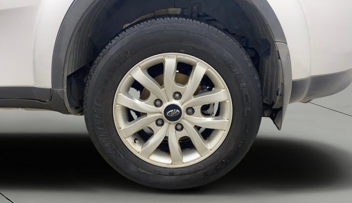 2017 Mahindra XUV500 W10 AT, Diesel, Automatic, 91,905 km, Left Rear Wheel