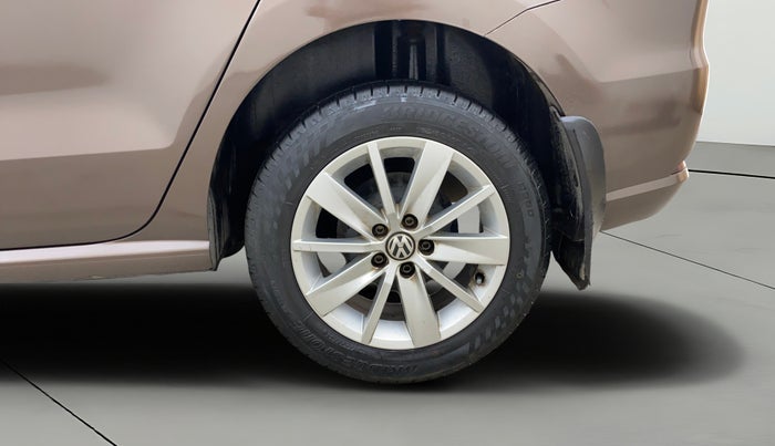 2016 Volkswagen Ameo HIGHLINE PLUS 1.5L AT 16 ALLOY, Diesel, Automatic, 1,32,884 km, Left Rear Wheel