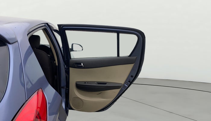 2013 Hyundai i20 ASTA 1.2, Petrol, Manual, 1,24,088 km, RHS Rear Door