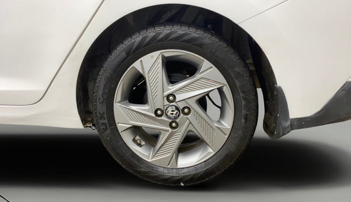 2022 Hyundai Verna SX (O)1.5 VTVT, CNG, Manual, 60,708 km, Left Rear Wheel