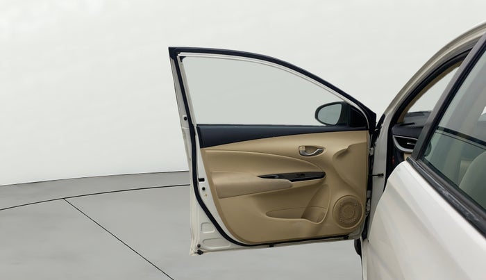 2018 Toyota YARIS V MT, Petrol, Manual, 1,27,552 km, LHS Front Door