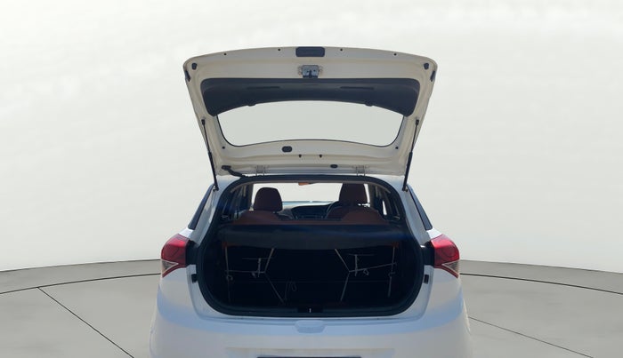 2017 Hyundai Elite i20 SPORTZ 1.2, Petrol, Manual, 58,247 km, Boot Door Open