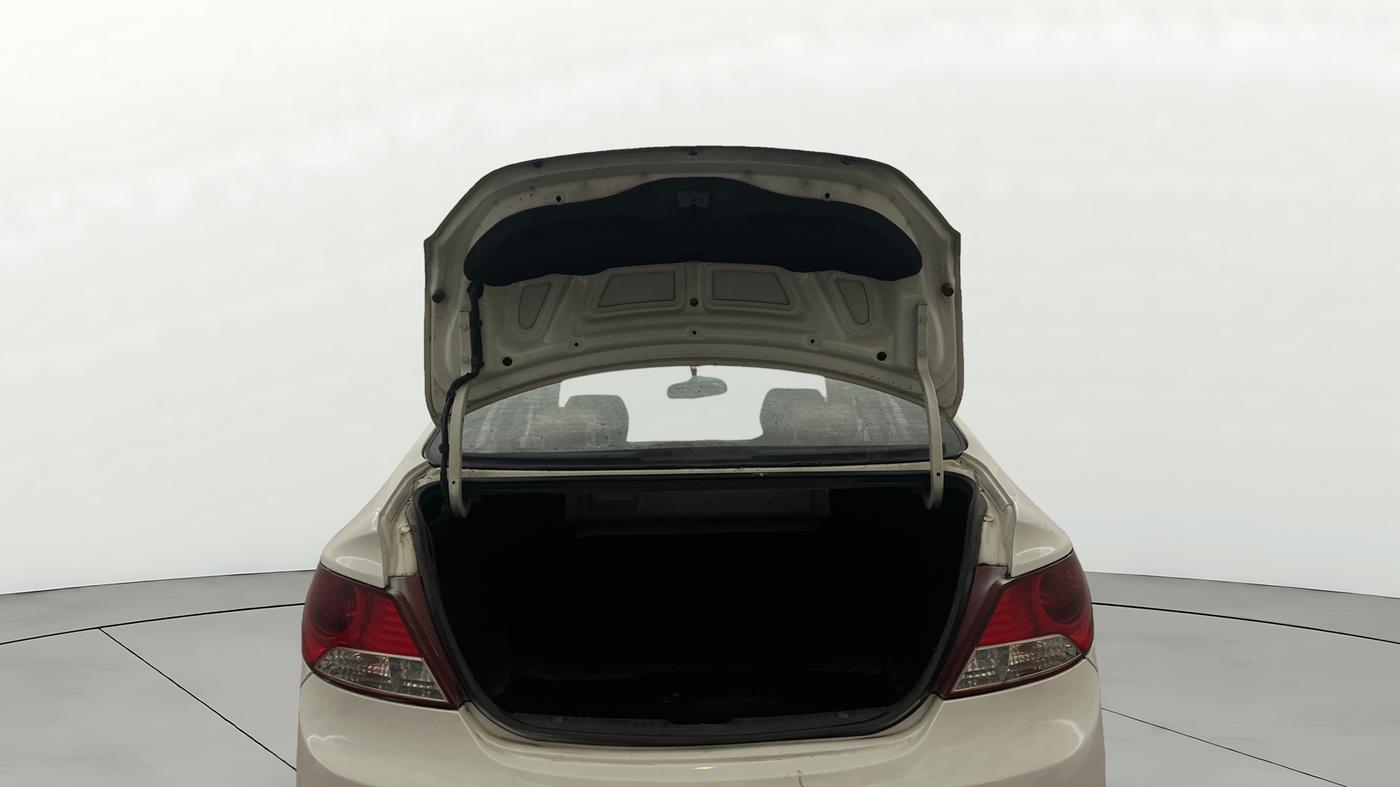 2013 Hyundai Verna FLUIDIC 1.6 CRDI SX OPT AT, Diesel, Automatic, 1,16,380 km, Boot Door Open